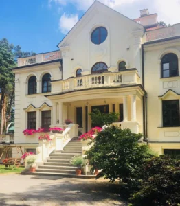 Pałacyk u Kasi dom seniora w Konstancinie Jeziornej
